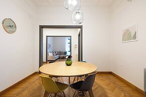 Meadows - Luxury 3-Bedroom Apt in Athens