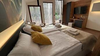 Blisku do Gradot Riverfront Cabins