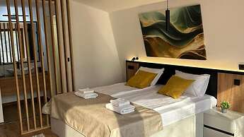 Blisku do Gradot Riverfront Cabins