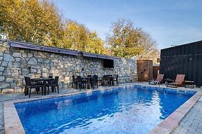 Blisku do Gradot Riverfront Cabins