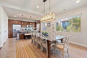 Entire Home Paradise Pools 2 King Suites