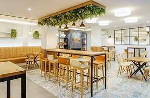 Miramar Suites