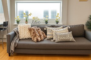 Modern North Seattle Getaway