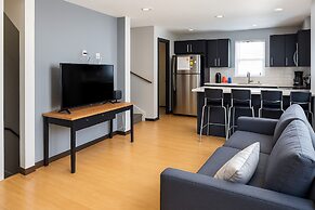 Modern North Seattle Getaway