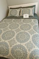 Modern North Seattle Getaway