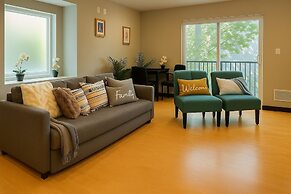 Modern North Seattle Getaway