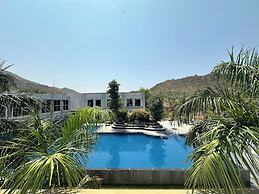 Valencia Club Abu - Resort In Abu