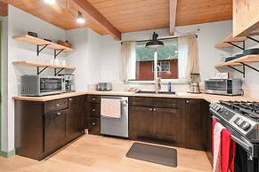 Charming Cabin Escape