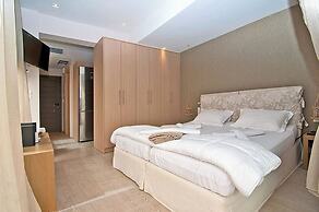 Christie's Luxury Suites