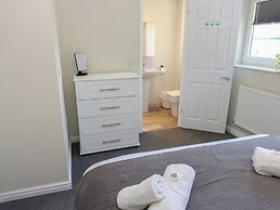 5 Ashcroft Mews
