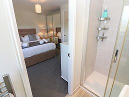 5 Ashcroft Mews