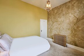Host Stay Mermaid Hove