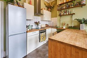 Host Stay Mermaid Hove