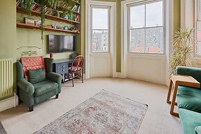 Host Stay Mermaid Hove