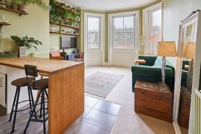 Host Stay Mermaid Hove