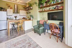 Host Stay Mermaid Hove