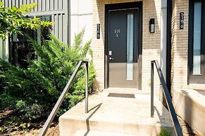 Close to DT Music City - Rooftop Views Game Room