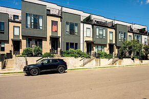 Close to DT Music City - Rooftop Views Game Room