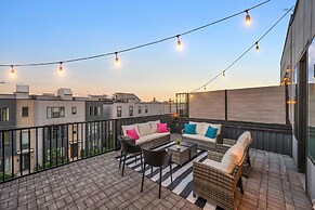 Close to DT Music City - Rooftop Views Game Room