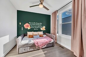 Close to DT Music City - Rooftop Views Game Room