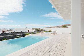 Villa Ainé by RSC Suites