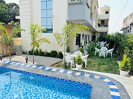 Corbett Hideaway Dada 'S