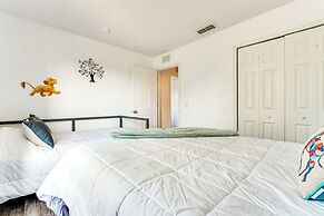 Resort Pool & Arcade: Family Townhome in Davenport