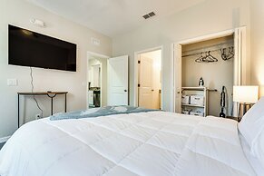 Resort Pool & Arcade: Family Townhome in Davenport