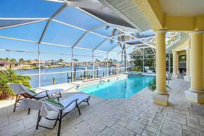 Tarpon Point Retreat w/ Dock: 1 Mi to Marina!
