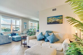 Walk to Clearwater Beach: Dockside Condo