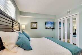 Walk to Clearwater Beach: Dockside Condo