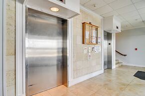 Walk to Clearwater Beach: Dockside Condo