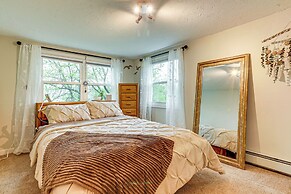 Lakefront Cottage 2 Mi to Palladium in Worcester!