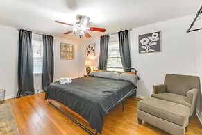 4 Mi to Nascar Hall of Fame: Charlotte Gem w/ Yard