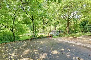 4 Mi to Nascar Hall of Fame: Charlotte Gem w/ Yard