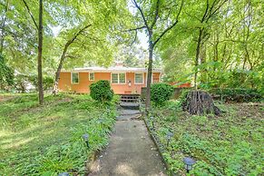 4 Mi to Nascar Hall of Fame: Charlotte Gem w/ Yard