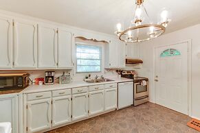 4 Mi to Nascar Hall of Fame: Charlotte Gem w/ Yard