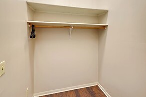 Explore Old Market: Convenient Omaha Condo