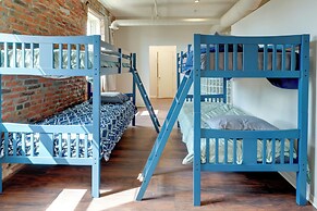 Explore Old Market: Convenient Omaha Condo