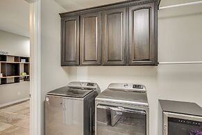 Modern Gem w/ Pool & Mtn Views in Lake Havasu City