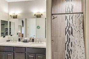 Modern Gem w/ Pool & Mtn Views in Lake Havasu City