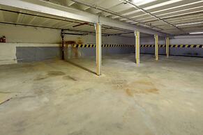 Prime Old Market Location: Walkable Omaha Condo!