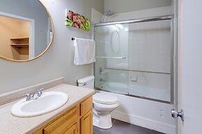 Prime Old Market Location: Walkable Omaha Condo!