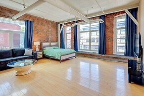 Prime Old Market Location: Walkable Omaha Condo!