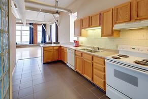 Prime Old Market Location: Walkable Omaha Condo!