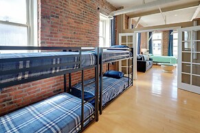 Prime Old Market Location: Walkable Omaha Condo!