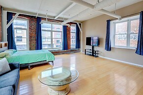 Prime Old Market Location: Walkable Omaha Condo!