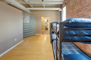 Prime Old Market Location: Walkable Omaha Condo!