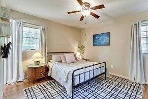 < 3 Mi to Gulf: Family-friendly Retreat w/ Yard!