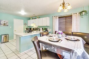 Family Home w/ Seasonal Pool Access in Albuquerque
